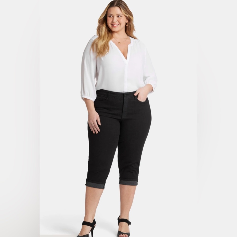 Women's NYDJ In black Marilyn Cuff crop jeans Plus Size 18W